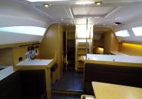 bateau à voile voilier Elan 45 impression intérieur salon salon